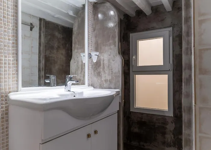 Elpis Mykonos - Delos Port * Mykonos Town